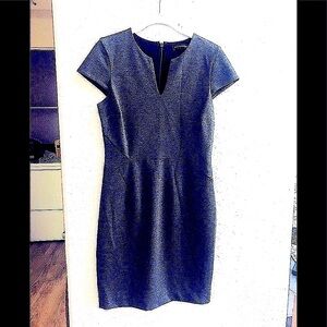 Banana Republic Split V sheath dress. Gray, Size 4